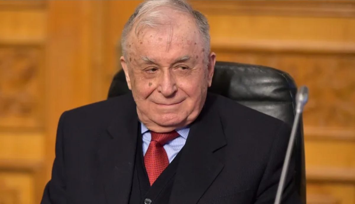 Ce pensie are Ion Iliescu. Fostul preşedinte câştigă de două ori mai puţin decât un magistrat pensionat