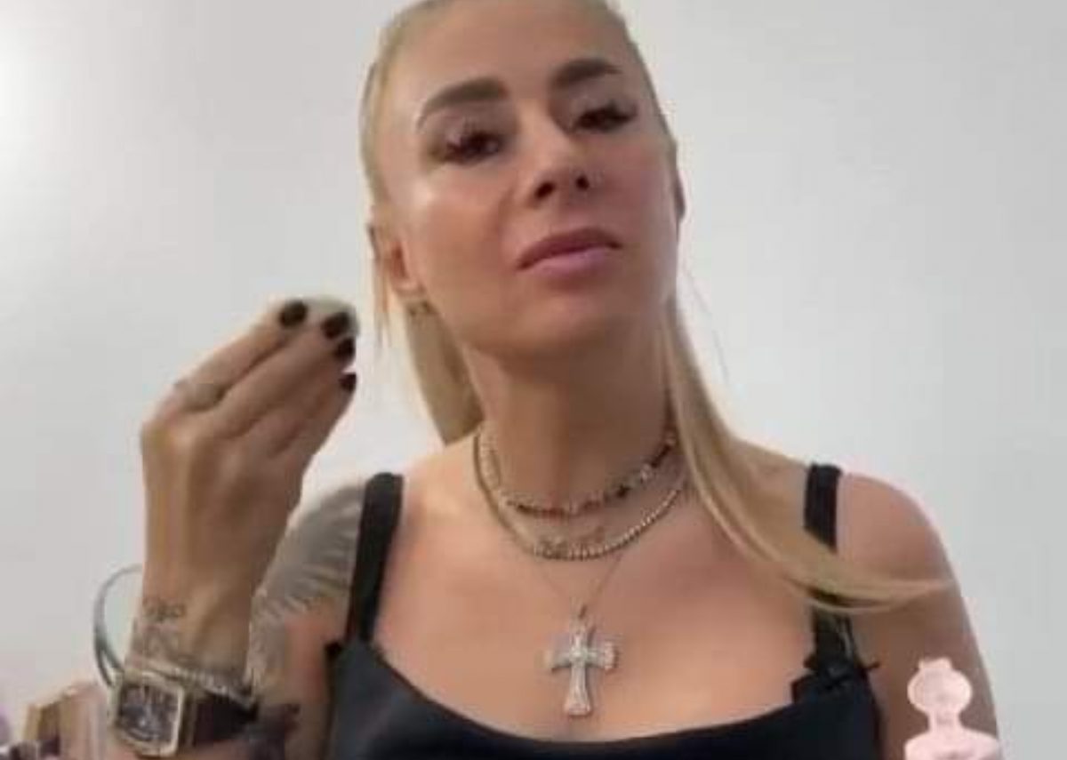 Anamaria Prodan, mesaj dur: “Așa arăt la 50 de ani nemachiată. Să moară grasele și urâtele de ciudă”