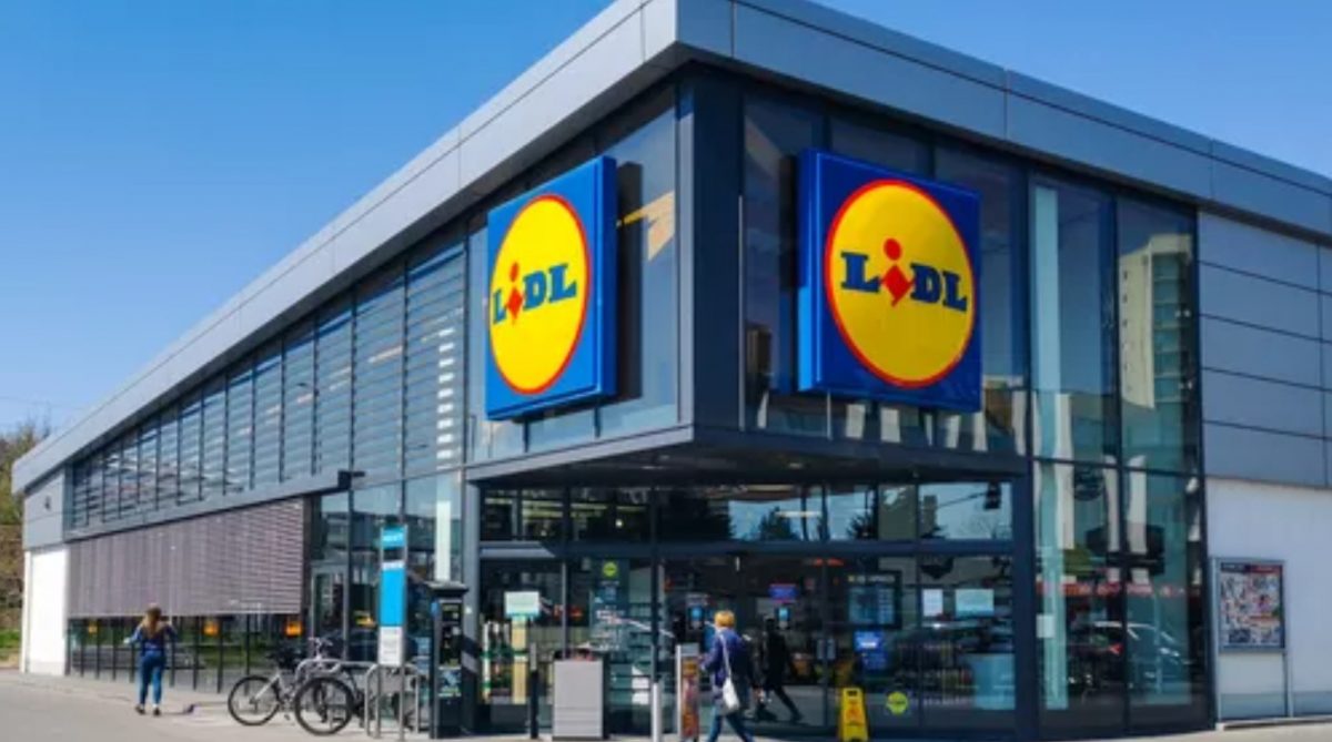Ce salariu are o femeie de serviciu la Lidl. Compania caută personal
