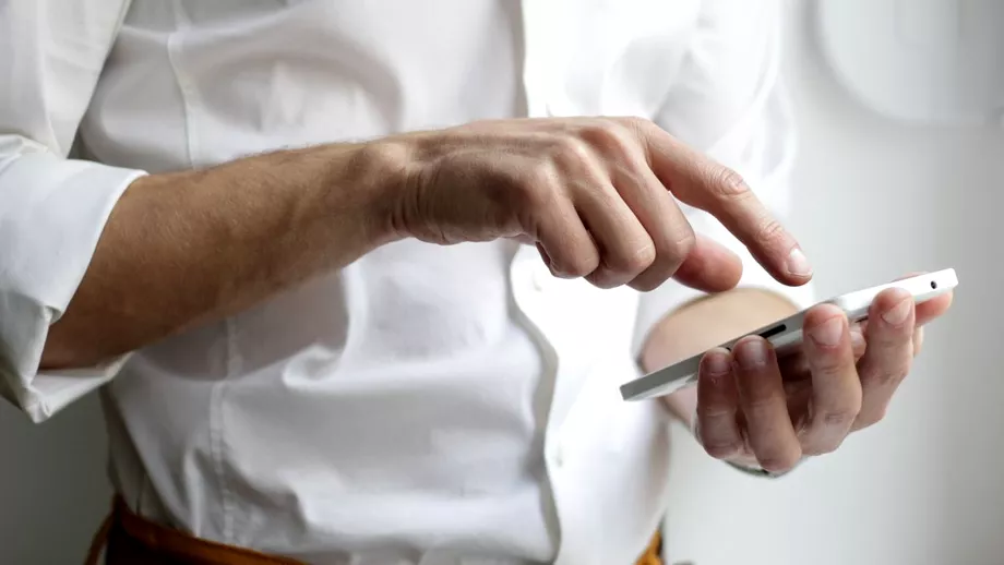 Înșelătoria care face ravagii în România. Lista numerelor de telefon la care nu trebuie să răspunzi niciodată