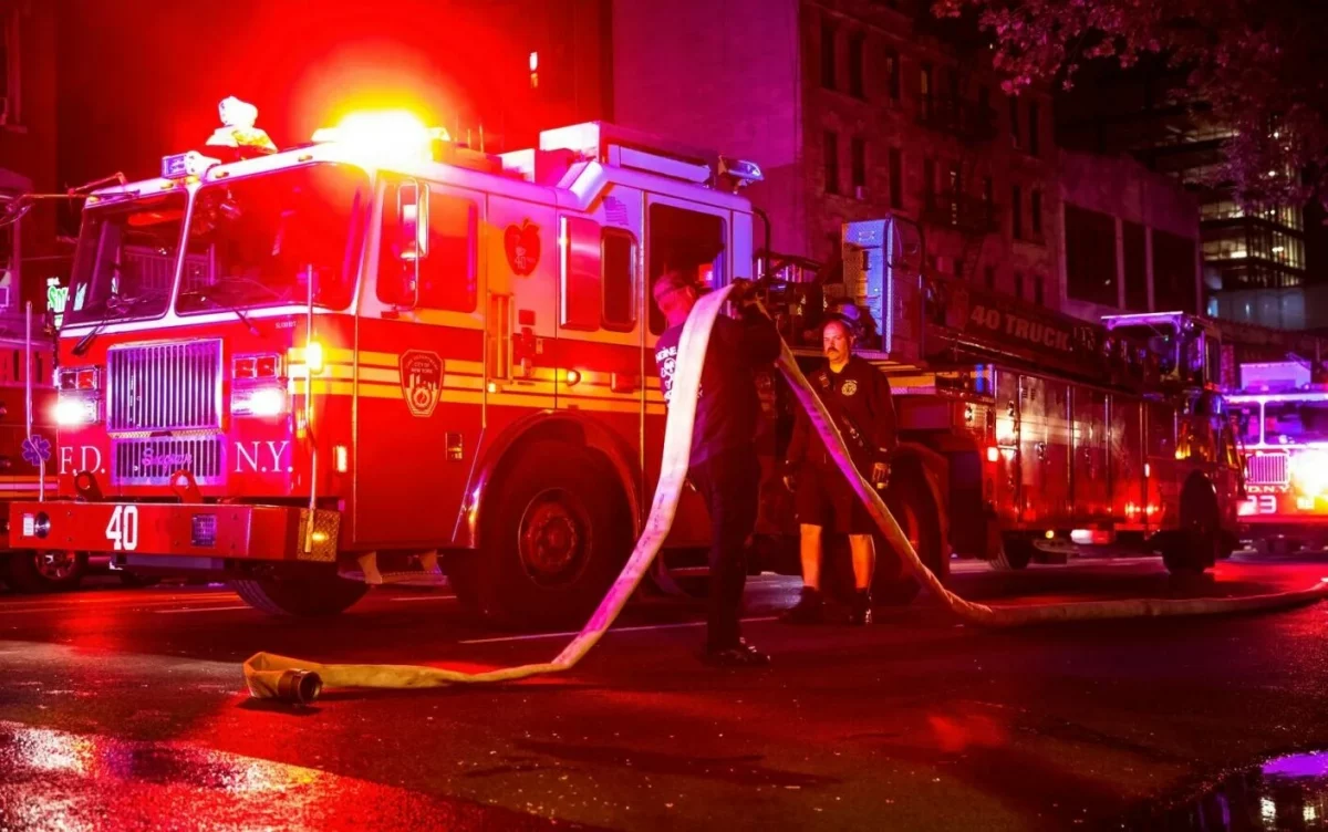 Cinci copii au murit într-un incendiu, în timp ce tatăl făcea cumpărături de Crăciun