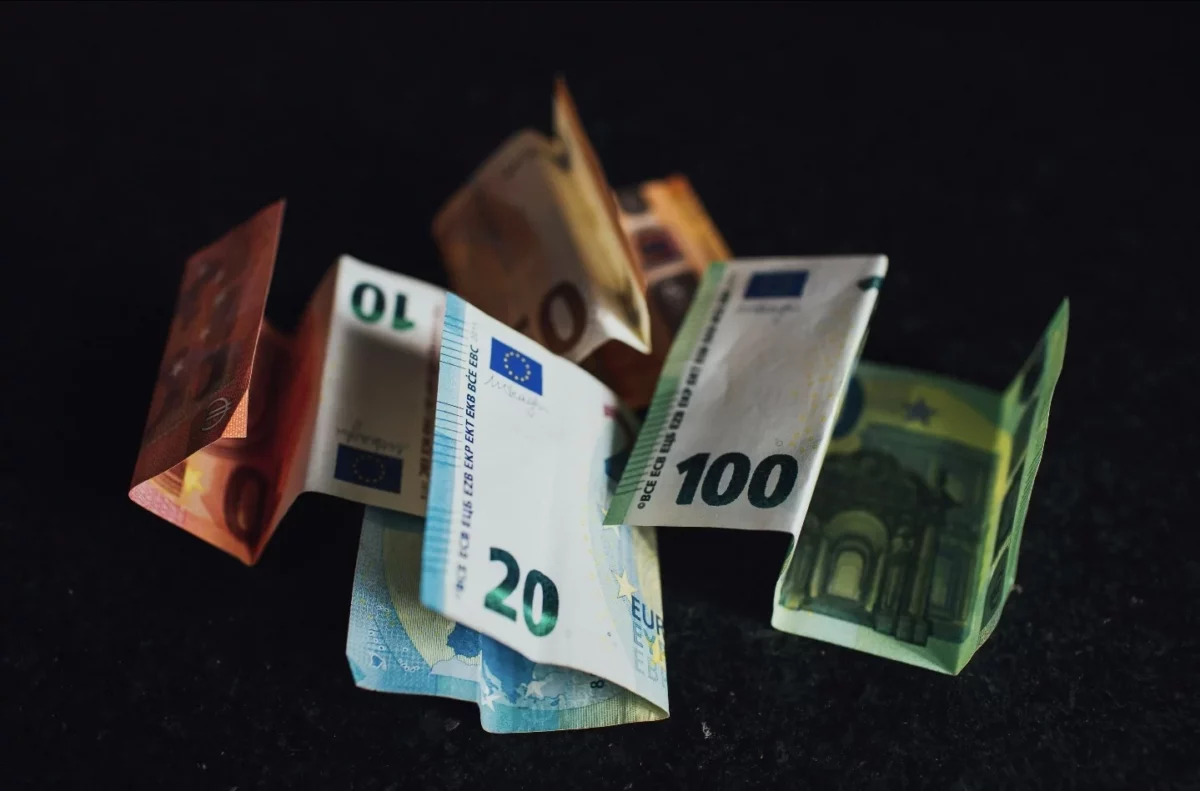 Cursul valutar anunțat pentru ziua de marți, 2 aprilie 2024: Care este prognoza BNR pentru principalele monede azi