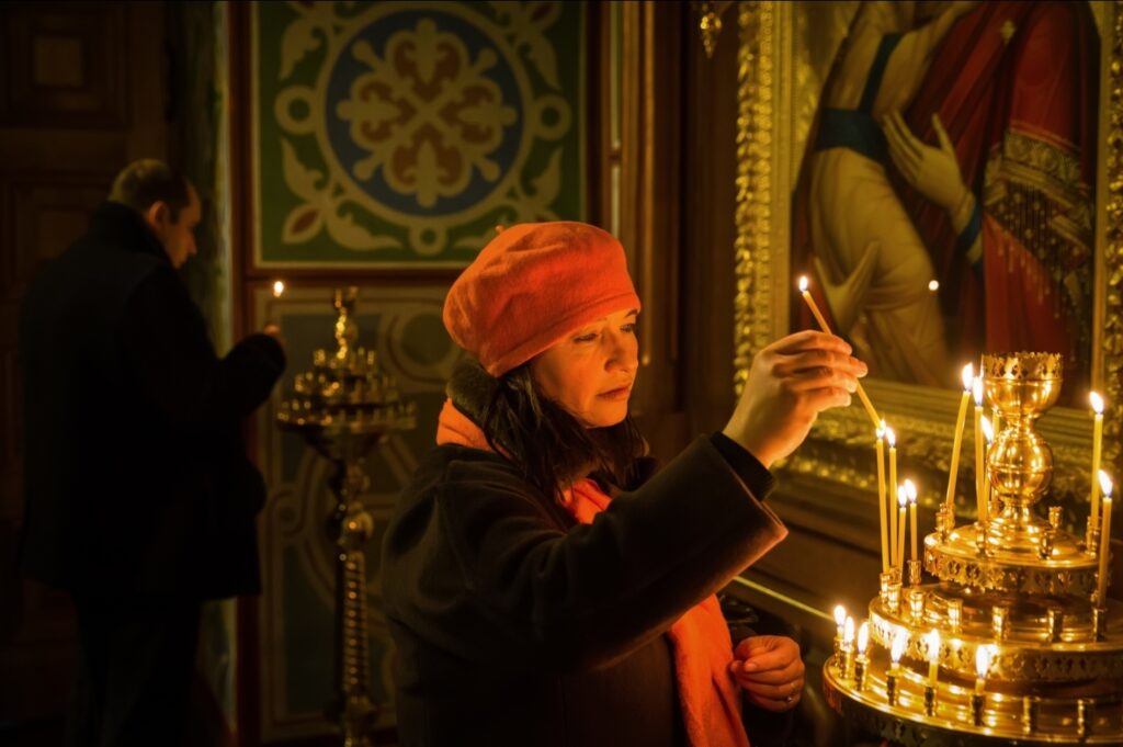Calendar ortodox pentru ziua de 28 mai 2025: Este pomenit apărătorul văduvelor! Rugăciunea care le oferă putere la vreme de necazuri