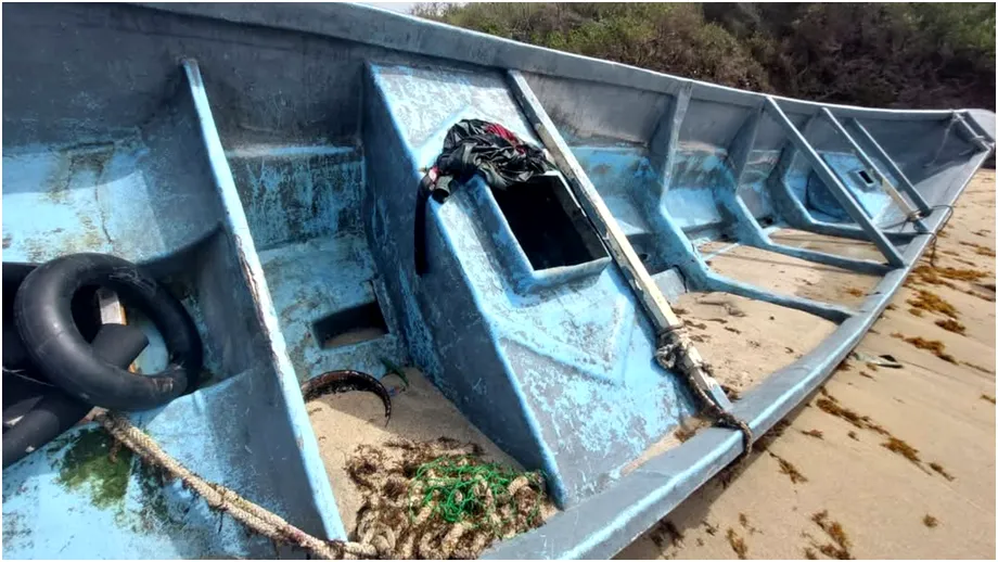 Descoperire macabră pe o barcă eșuată. 11 cadavre au fost găsite în Caraibe