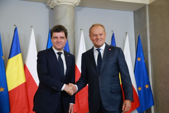 Duelul Nicusor Dan-George Simion se muta in Polonia. Presedintele ales al Romaniei a vorbit in poloneza la Varsovia pentru a-l sustine pe candidatul pro-european