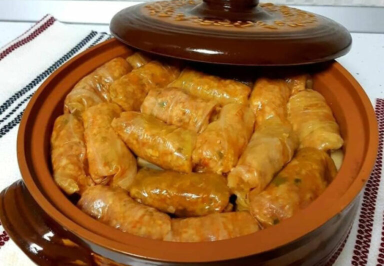 Cum faci sarmalele perfecte. Ce ingredient mai putin obisnuit trebuie sa adaugi in compozitie