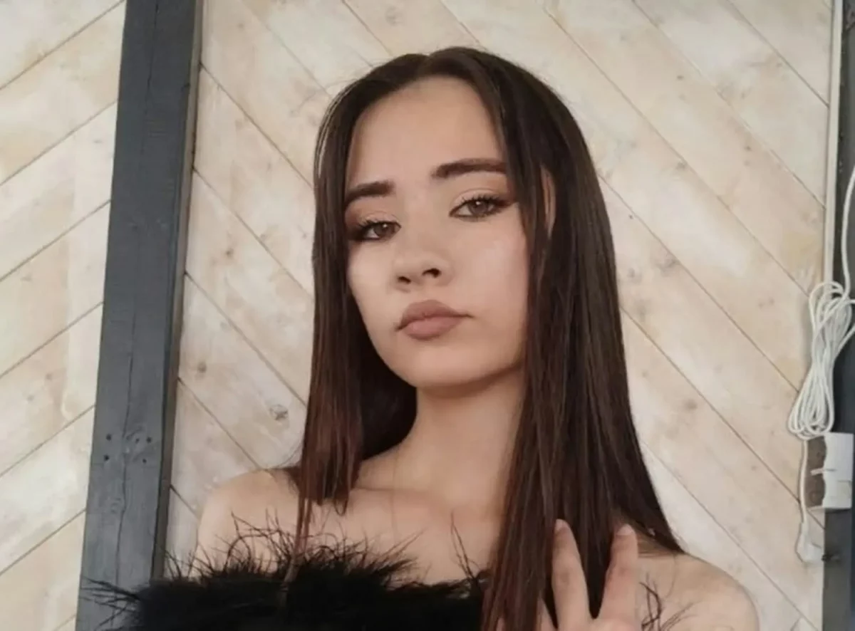 Ea e Adelina, tânăra din Iași care s-a sinucis la doar 16 ani. Ce i-ar fi spus surorii sale, înainte să moară