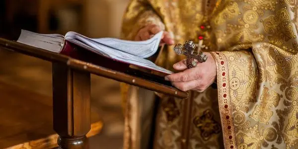 Calendar ortodox 21 iunie 2025: Ce sfinți sunt prăznuiți în această zi și cine își serbează onomastica. Rugăciunea de sâmbătă pentru binecuvântarea familiei