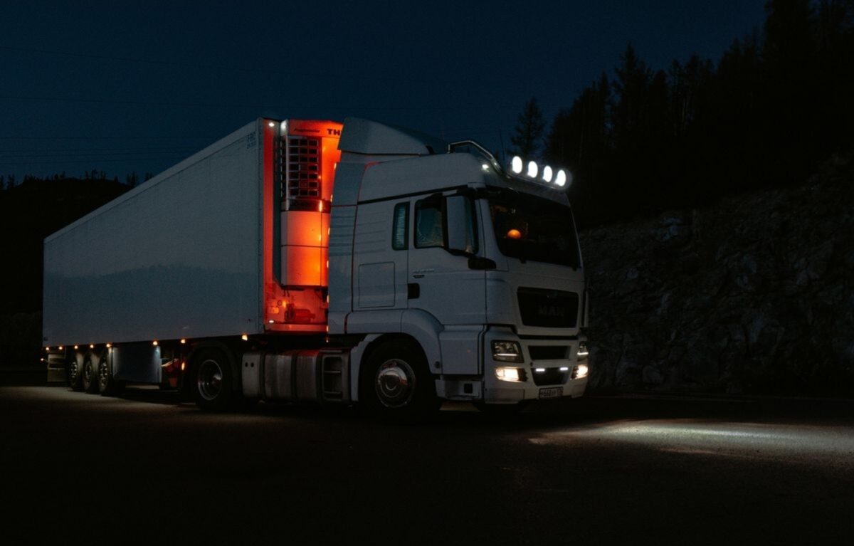 Un șofer român de TIR a fost găsit mort în cabina camionului. Ce i s-a întâmplat înainte cu doar o zi de a se stinge: „Râdea și spunea că totul este în regulă”