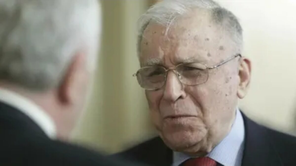 Emoționant! Cine l-a vizitat pe Ion Iliescu la terapie intensivă