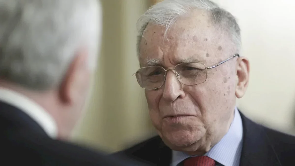 Ion Iliescu nu poate fi scos de la terapie intensivă. „E un pacient foarte fragil, cu multe boli cronice asociate”. Cel mai nou buletin medical de la Spitalul SRI