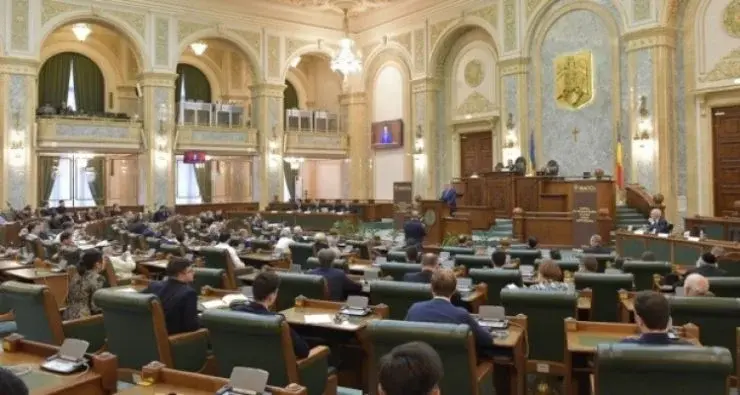 Sentorul POT care ar avea 8 clase și două dosare penale a plecat de la suveraniști și s-a dus la PSD. Parlamentarul a fugit de protestatarul Ceaușescu printre blocuri