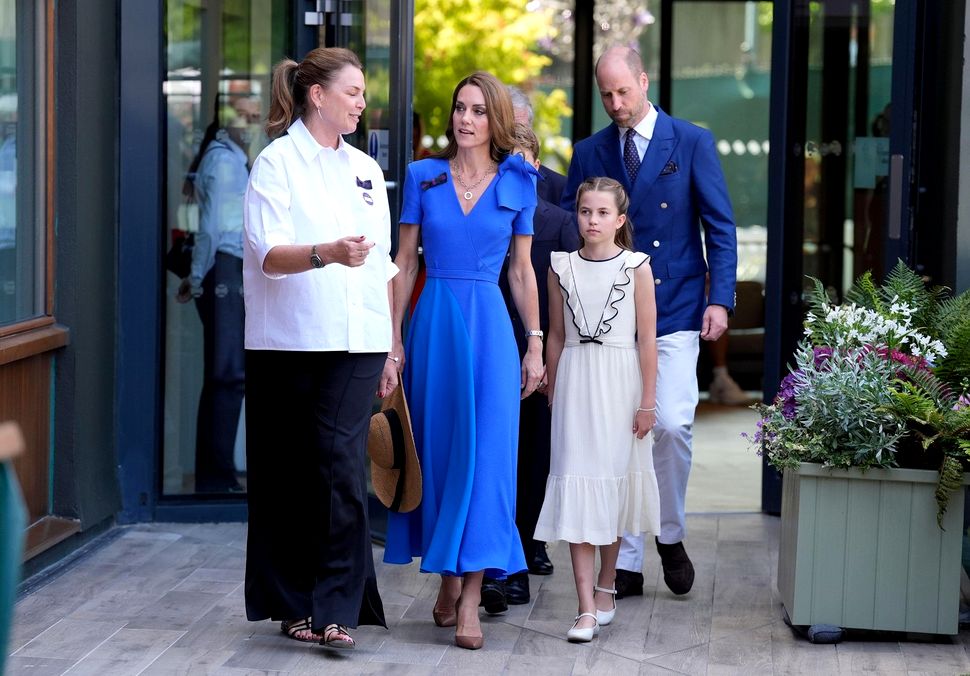 Kate Middleton a strălucit la Wimbledon, însă un detaliu a atras atenţia tuturor. Prinţesa de Wales pare mai slabă ca niciodată. Foto