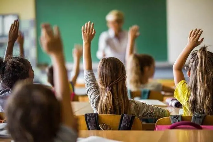 Școală de la 8:00 la 17:00 pentru toți elevii. Reforma radicală propusă de Ilie Bolojan în educație