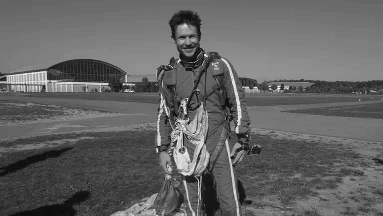 Cauza morții lui Felix Baumgartner a fost dezvăluită. Procurorul spune că sportivul nu a suferit un stop cardiac: „Baumgartner a murit la impact”