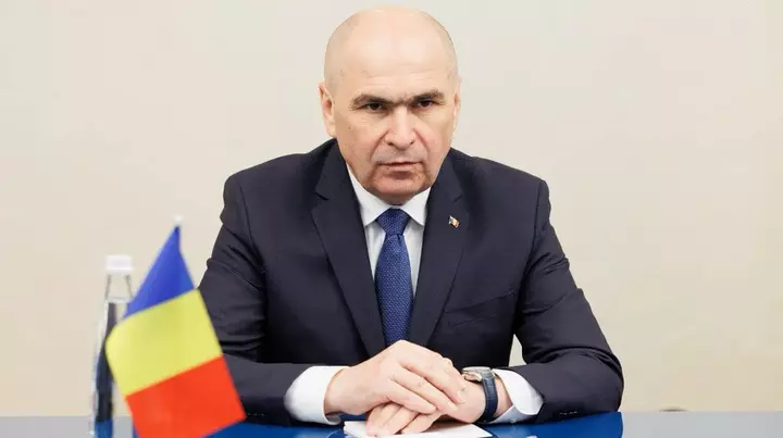 Guvernul Bolojan a dat undă verde pentru amenzi de până la 25.000 lei pentru comercianții care nu înlocuiesc produsele cu defecte după cumpărare