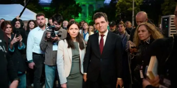 Scene neașteptate! Nicușor Dan, show pe ringul de dans, alături de soție și fiu