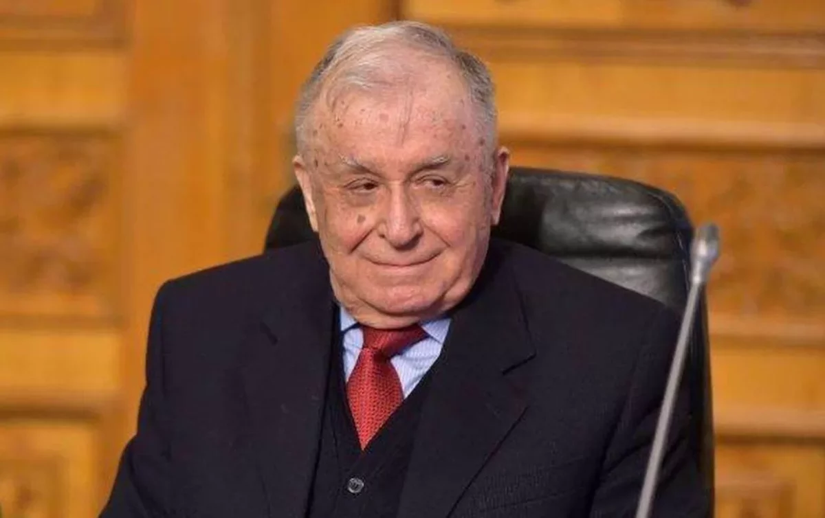 Răsturnare de situație. Cine va moșteni, de fapt, AVEREA lui Ion Iliescu. Și-a făcut TESTAMENTUL
