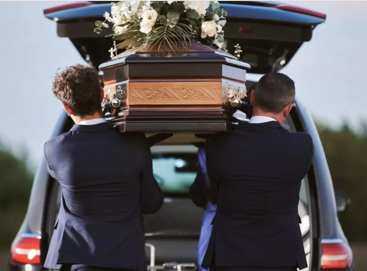 Cine este, de fapt, patronul firmei de pompe funebre care s-a ocupat de înmormântarea lui Ion Iliescu. Surpriză la Patron