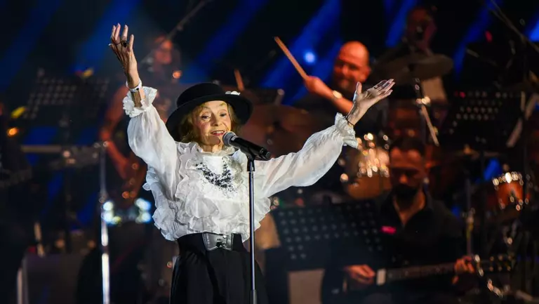 Imagini cu Marina Voica la aproape 89 de ani. Cum a apărut pe scena Festivalului Mamaia 2025