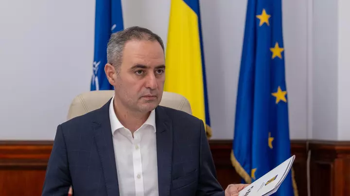 Taxă nouă pentru coletele Shein și Temu. Ministrul de Finanțe: „Va fi instituită cu ajutorul companiilor de curierat”