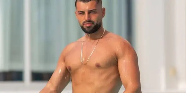 Imagini rare cu Teo de la Insula Iubirii, înainte să aibă fațete și mușchi. Nimeni nu l-ar fi recunoscut!