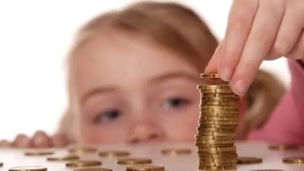 Data la care intră alocațiile pentru copii în septembrie 2025. Ce trebuie să știe părinții