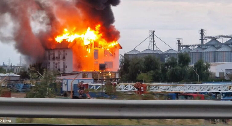 Arde un hotel din Prahova! 3 persoane disparute!