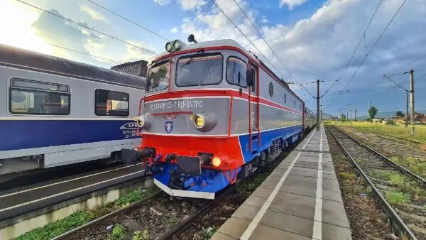 Gratuități și reduceri pentru elevi la CFR: Regulile valabile în anul școlar 2025-2026