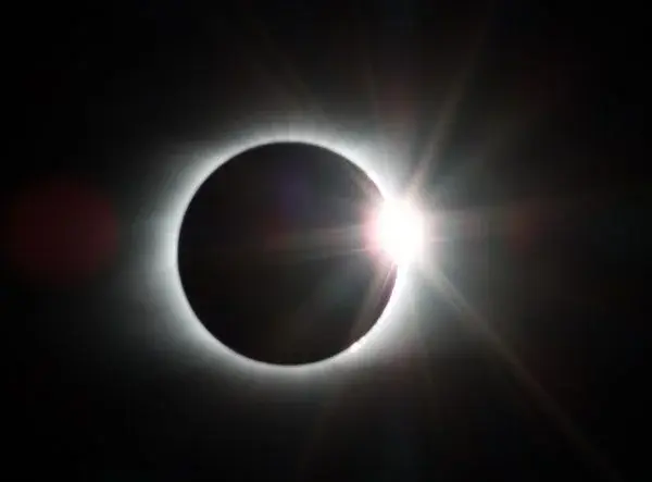 Eclipsa totală de Lună din 7 septembrie aduce transformări majore! Vezi dacă zodia ta este printre cele afectate