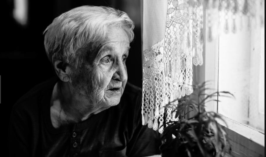 Cinci vitamine care te protejează de Alzheimer și demență. Unde gasiti aceste vitamine