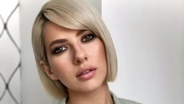 Lidia Buble, bătută cu mătura în plină stradă de o bătrână. Cum s-a întâmplat totul