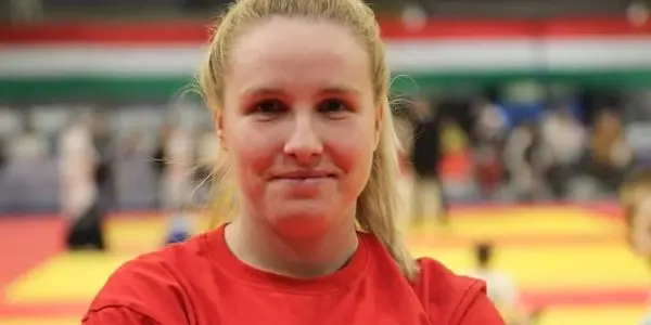 Durere fără margini. O tânără sportivă a murit la doar o săptămână după ce a născut