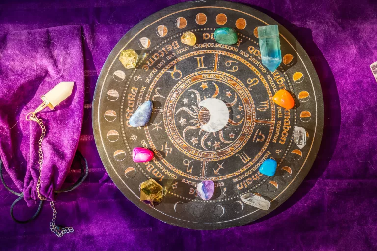Horoscop rune 1-7 septembrie 2025. Cum vor fi afectate zodiile la început de lună de noile evenimente astrale
