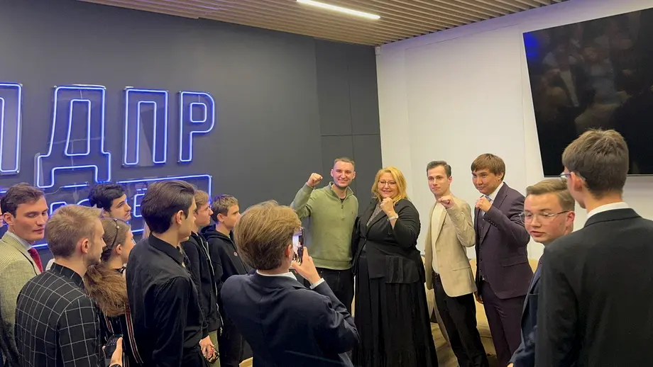 Diana Șoșoacă, declarații fără perdea la Russia Today: „Vor să mă bage la ospiciu pentru că spun adevărul”. Vladimir Putin i-a mulțumit pentru vizită