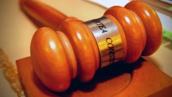 CCR, o nouă lovitură pentru Executiv! O măsură din legea reformei, neconstituțională!