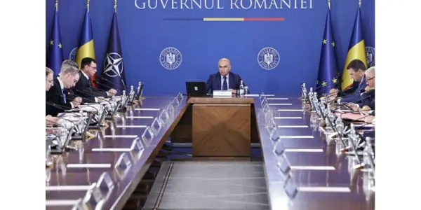 Guvernul Bolojan face curațenie în administrația publică. 12.000 de funcționari, pe lista neagră