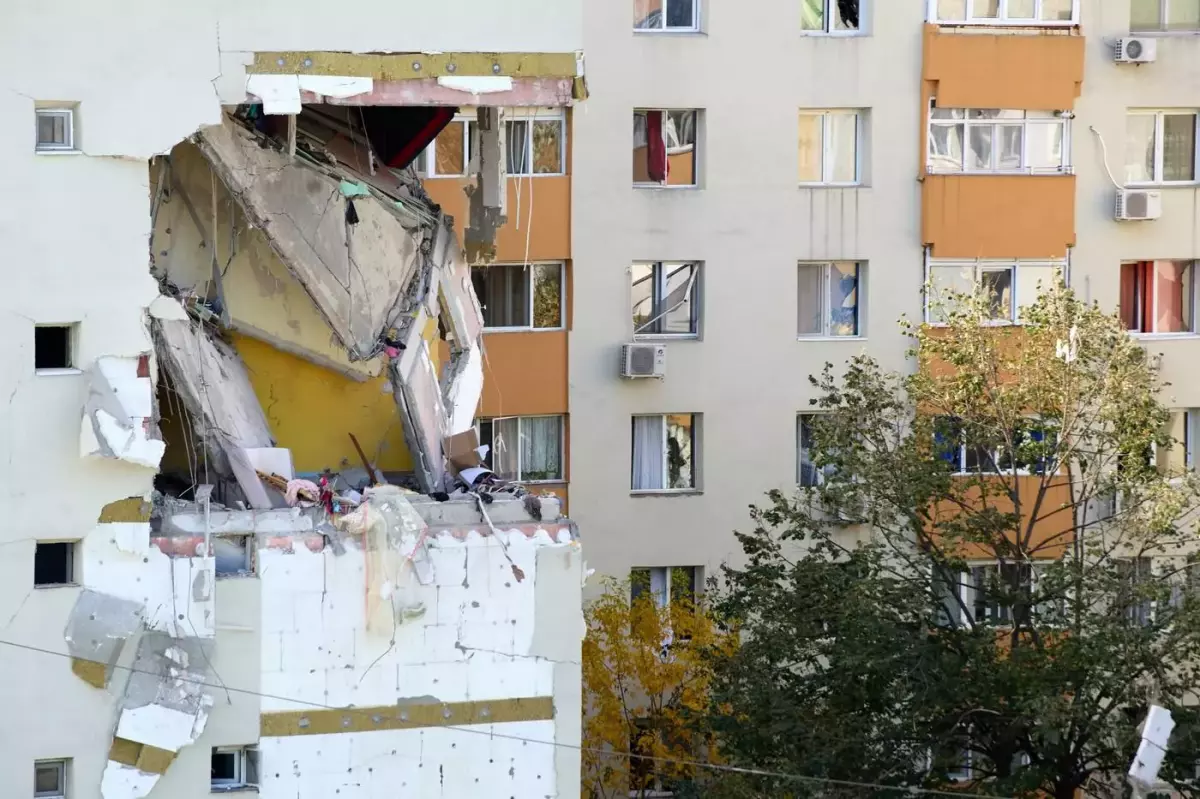Document Blocul din Rahova, reconstruit de Guvern. Locuinţele noi se vor atribui cu chirie foştilor proprietari