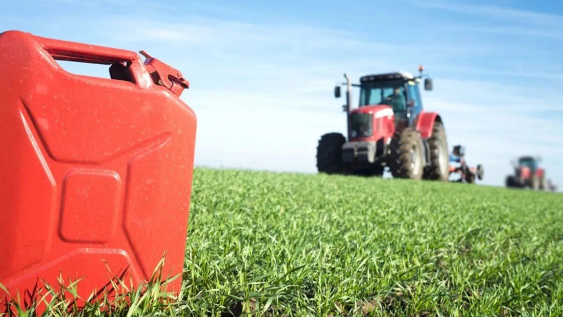 Fermierii pot cere rambursarea banilor pentru motorina folosită în agricultură până la 31 octombrie 2025