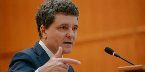 Nicușor Dan dă mulți oameni afară de la Cotroceni. Un fost premier va fi consilierul președintelui