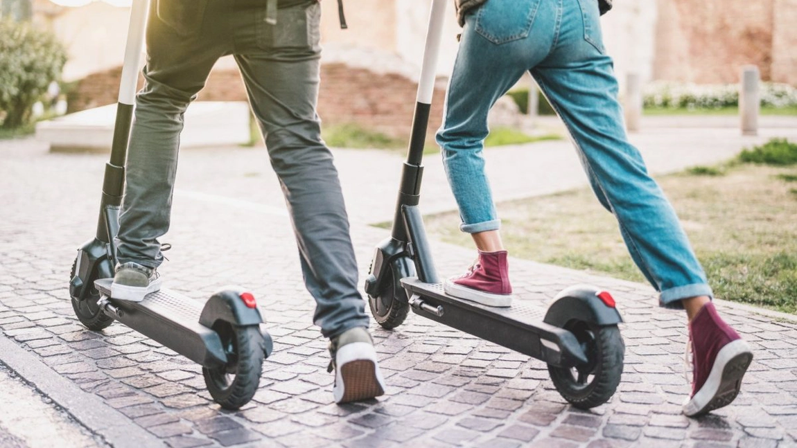 Schimbare majoră în legislația rutieră! RCA pentru trotinete și biciclete electrice!