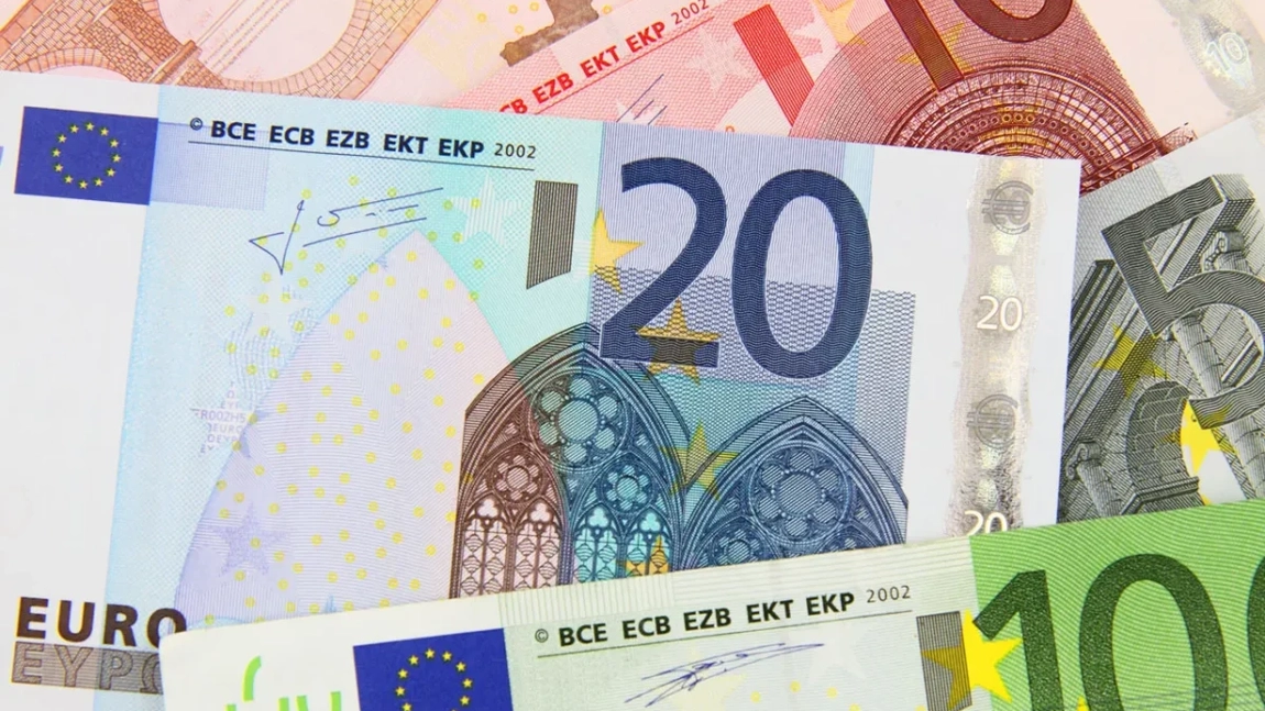 Salariul minim pe economie va ajunge la 2.350 de euro brut pe lună. Peste 6 milioane de angajați vor beneficia