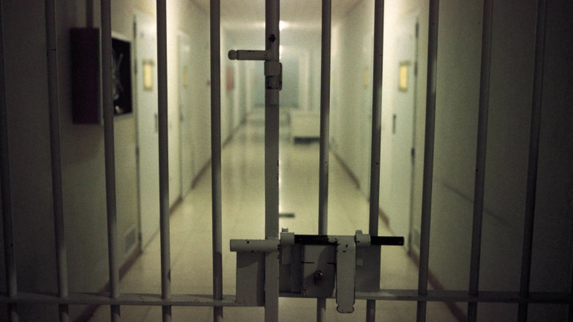 Atacatorul livratorului din Galați s-a sinucis în arestul poliţiei
