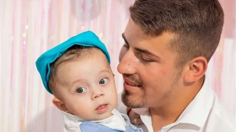 Sorin, un tătic de 27 de ani, și băiețelul lui de 4 ani au plecat împreună la ceruri, după un accident cumplit petrecut în Danemarca