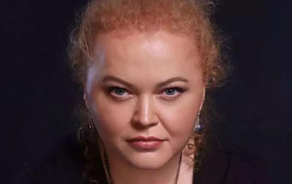 Cum se înțelege Narcisa Suciu cu tatăl fiicei ei. A rămas însărcinată când el era însurat: „Firește că nu își dorește nimeni așa ceva, doar că eram foarte tineri. A fost o poveste de dragoste adevărată”