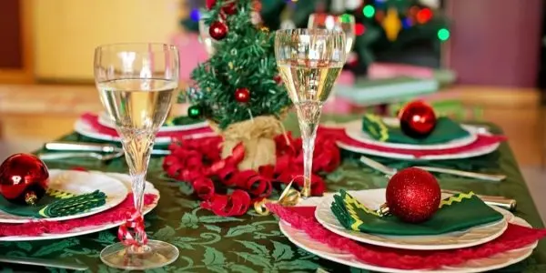 Superstiții de Crăciun. Ce e bine să pui sub fața de masă pe 25 decembrie, ca să îți meargă bine tot anul viitor