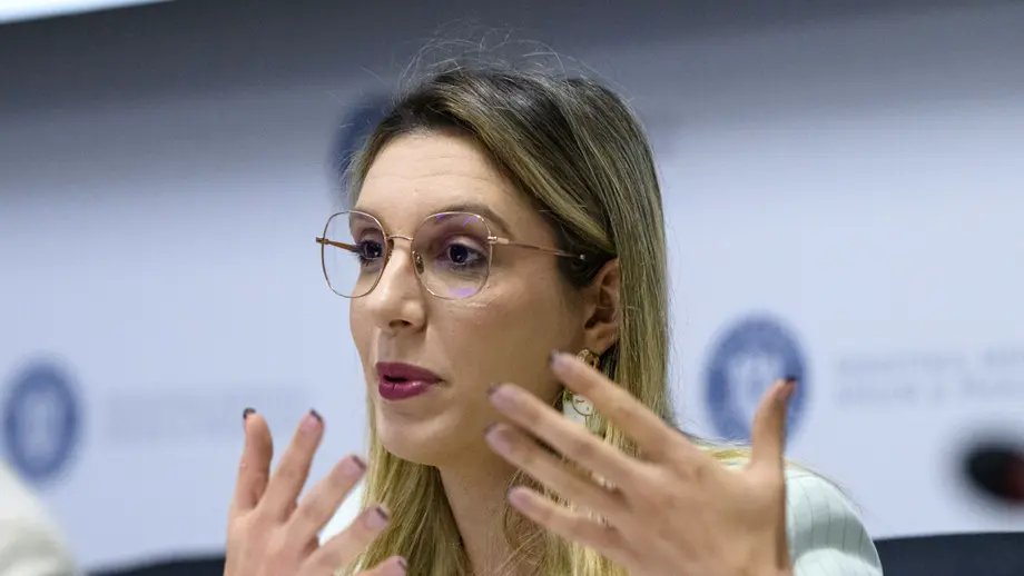 Ministrul Diana Buzoianu acuză campanii de fake news în legătură cu situaţia de la Barajul Paltinu şi avertizează: „E un risc de securitate naţională”