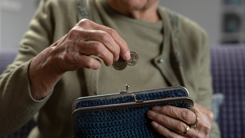 Pensionarii pot primi contravaloarea tichetelor CFR nefolosite în bani sau vouchere