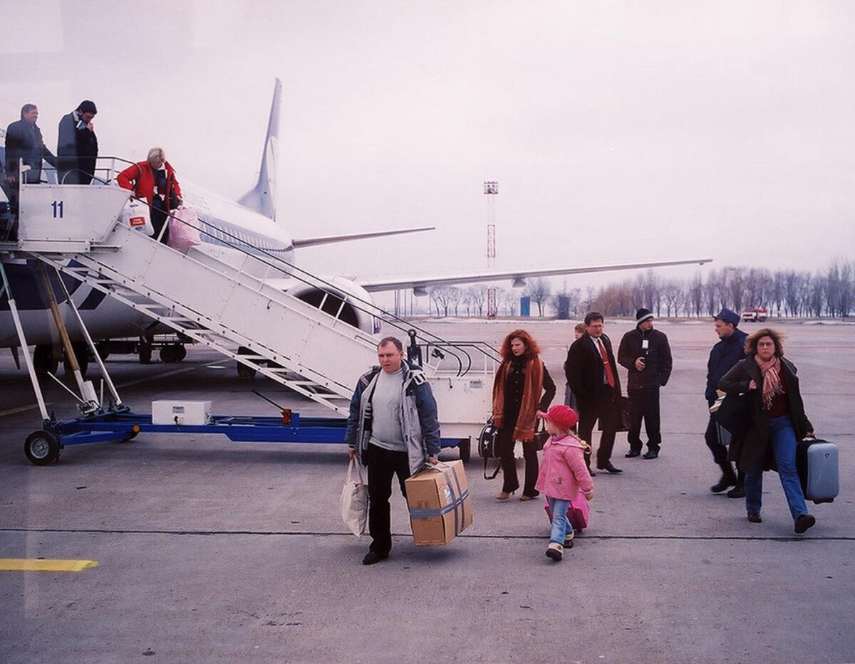 Cazul straniu al avionului care a decolat în 2026 și a aterizat în anul 2025. Nu e film SF, e realitate