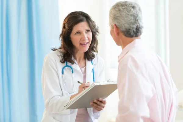 Analize medicale gratuite pentru românii peste 40 de ani. Este necesară doar trimiterea de la medicul de familie